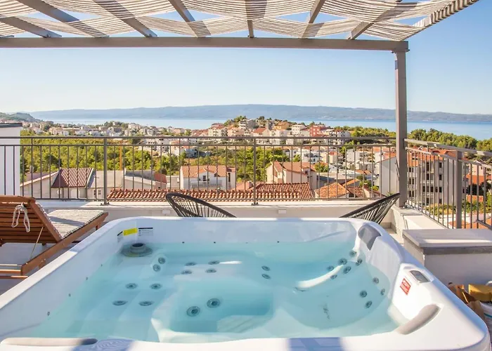 Апартаменты Tri Brata Подстрана