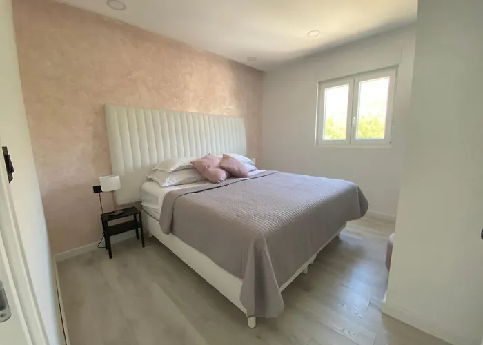 Апартаменты Tri Brata Подстрана