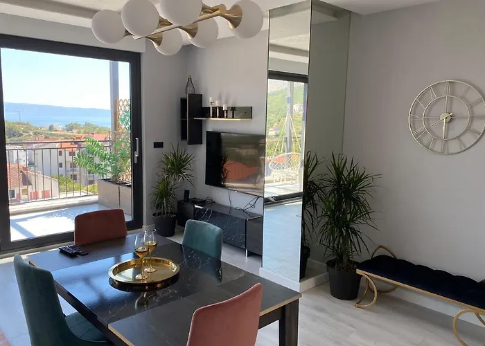 Апартаменты Tri Brata Подстрана